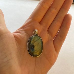 Silver Labradorite Pendant